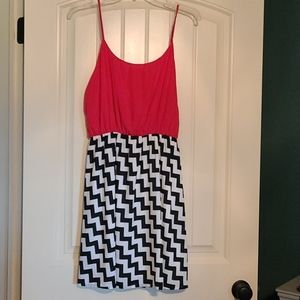 Lizard Thicket, Size L, Red and black dress
